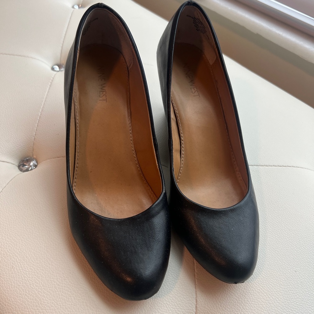 Nine West Black Leather Wedges